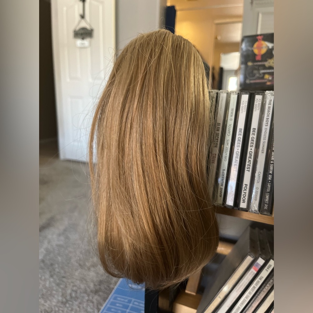 HAIR CLIP…BLOND HAIRPIECE